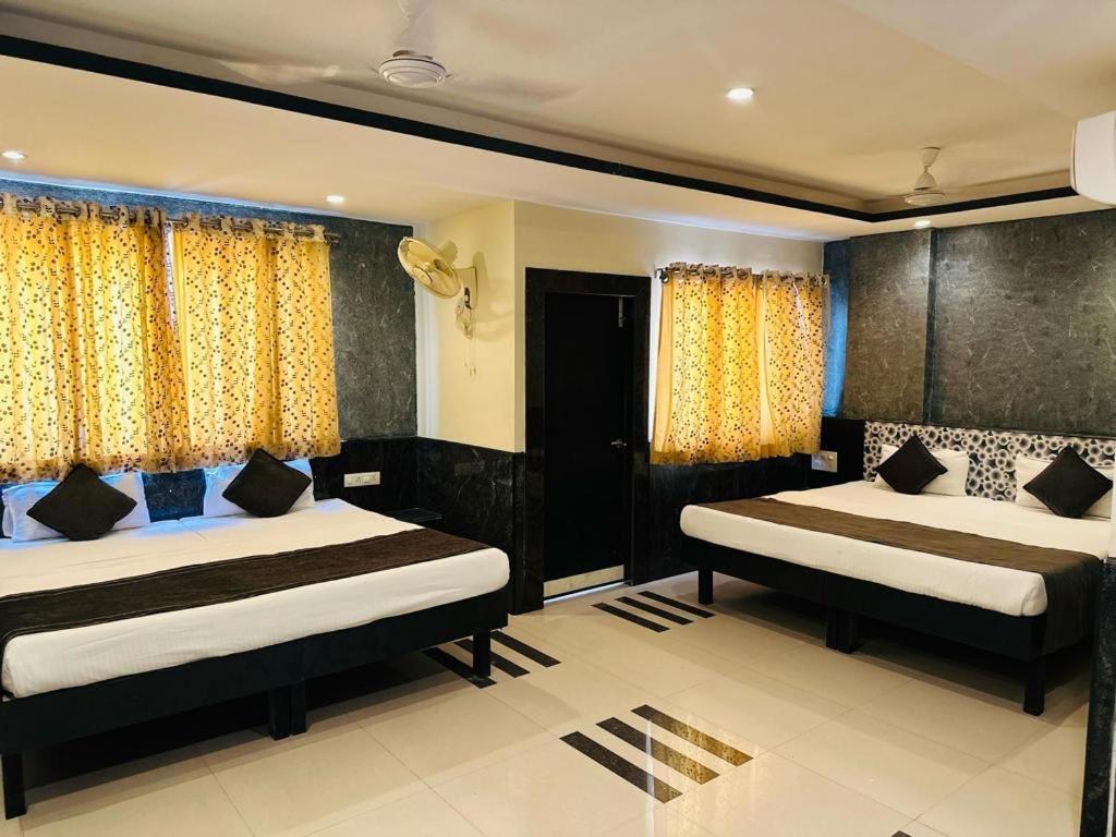 Nakshatra Hotel Banswara Ngoại thất bức ảnh