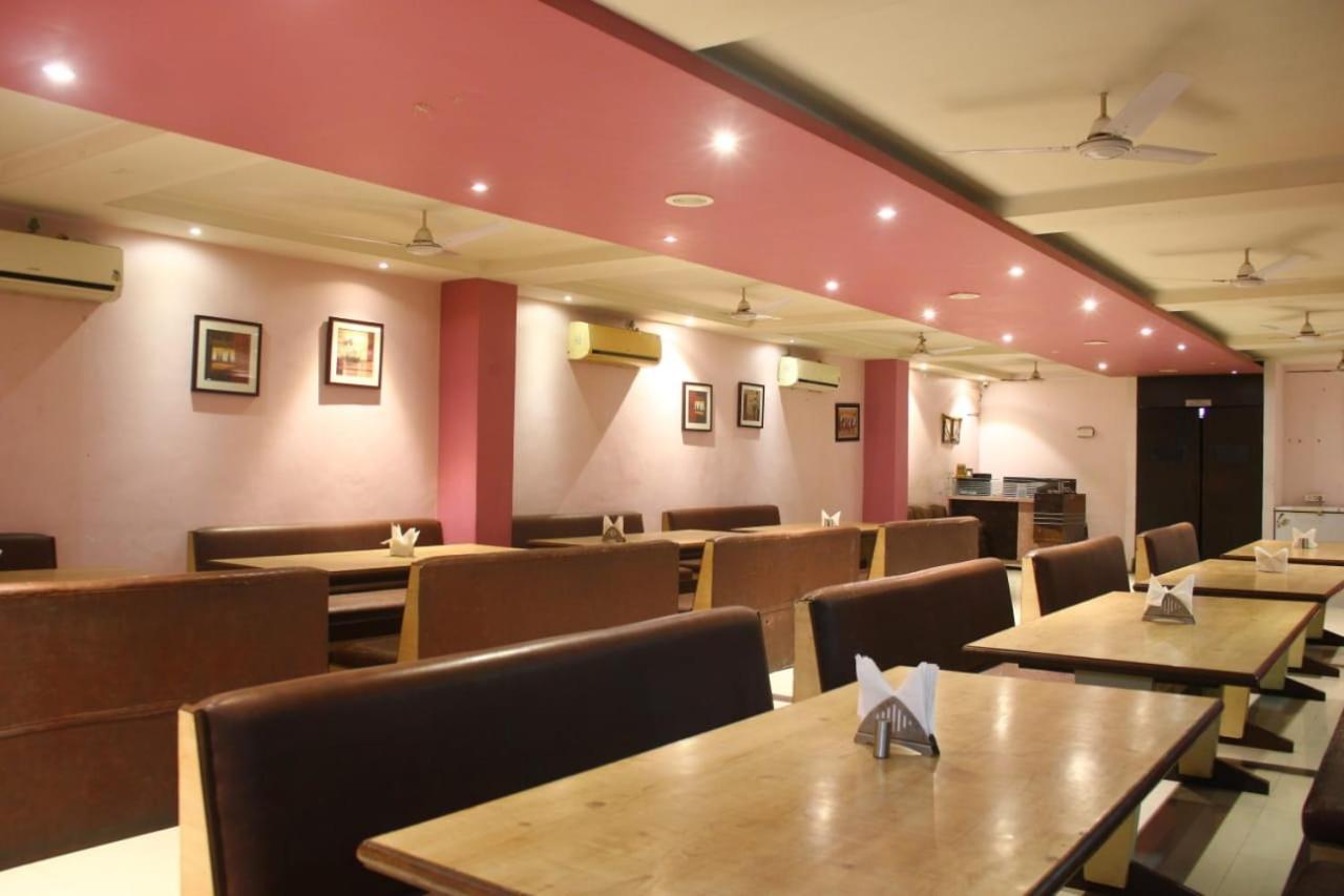 Nakshatra Hotel Banswara Ngoại thất bức ảnh
